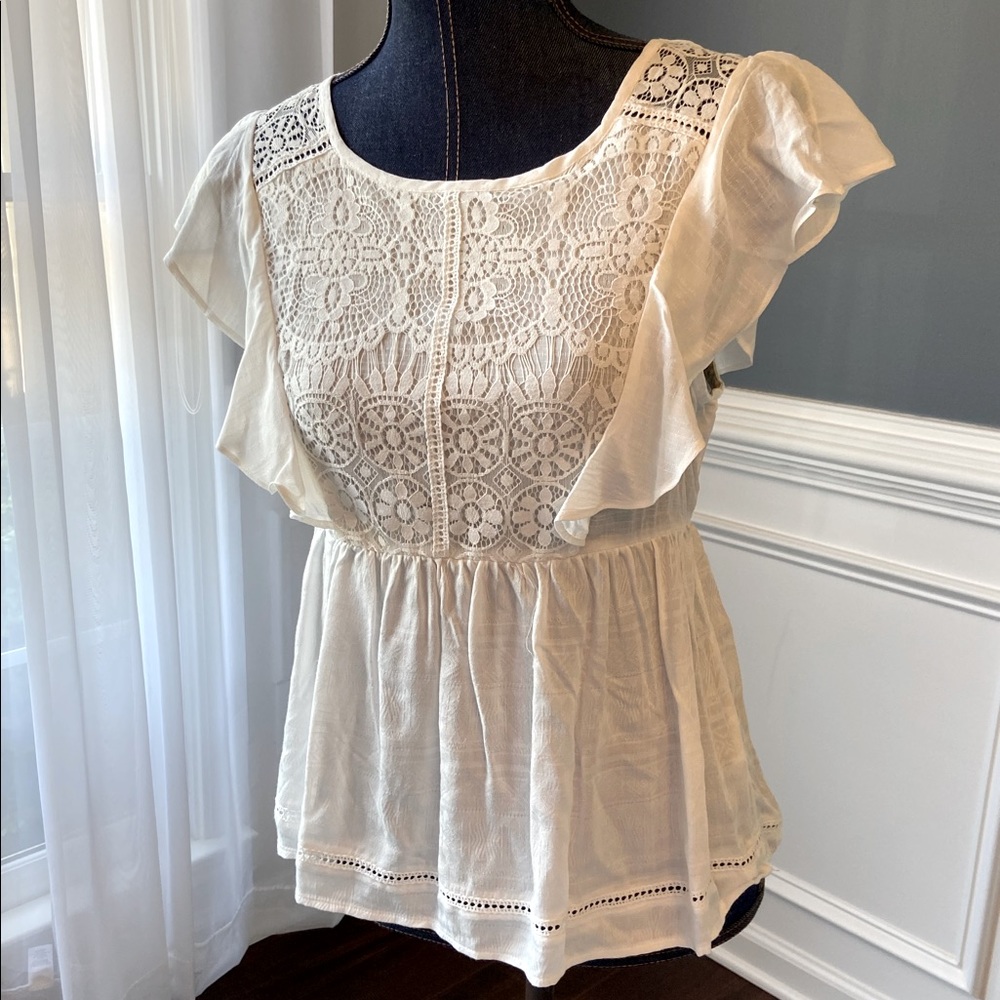 White Lace Jolt Top